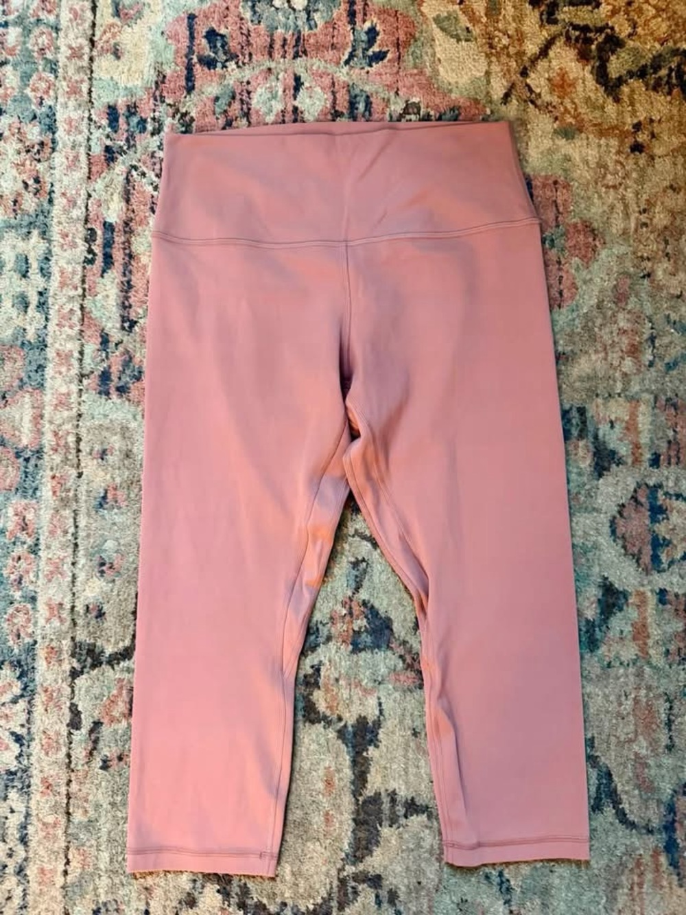 lululemon athletica NWOT Align Dusty Mauve Capri Leggings